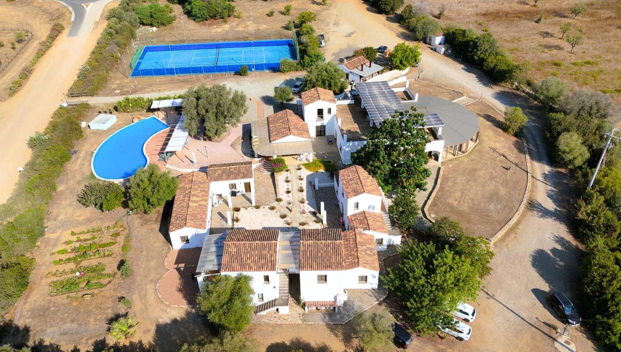 Hotel Cort'E Nastasj Tertenìa Exterior foto