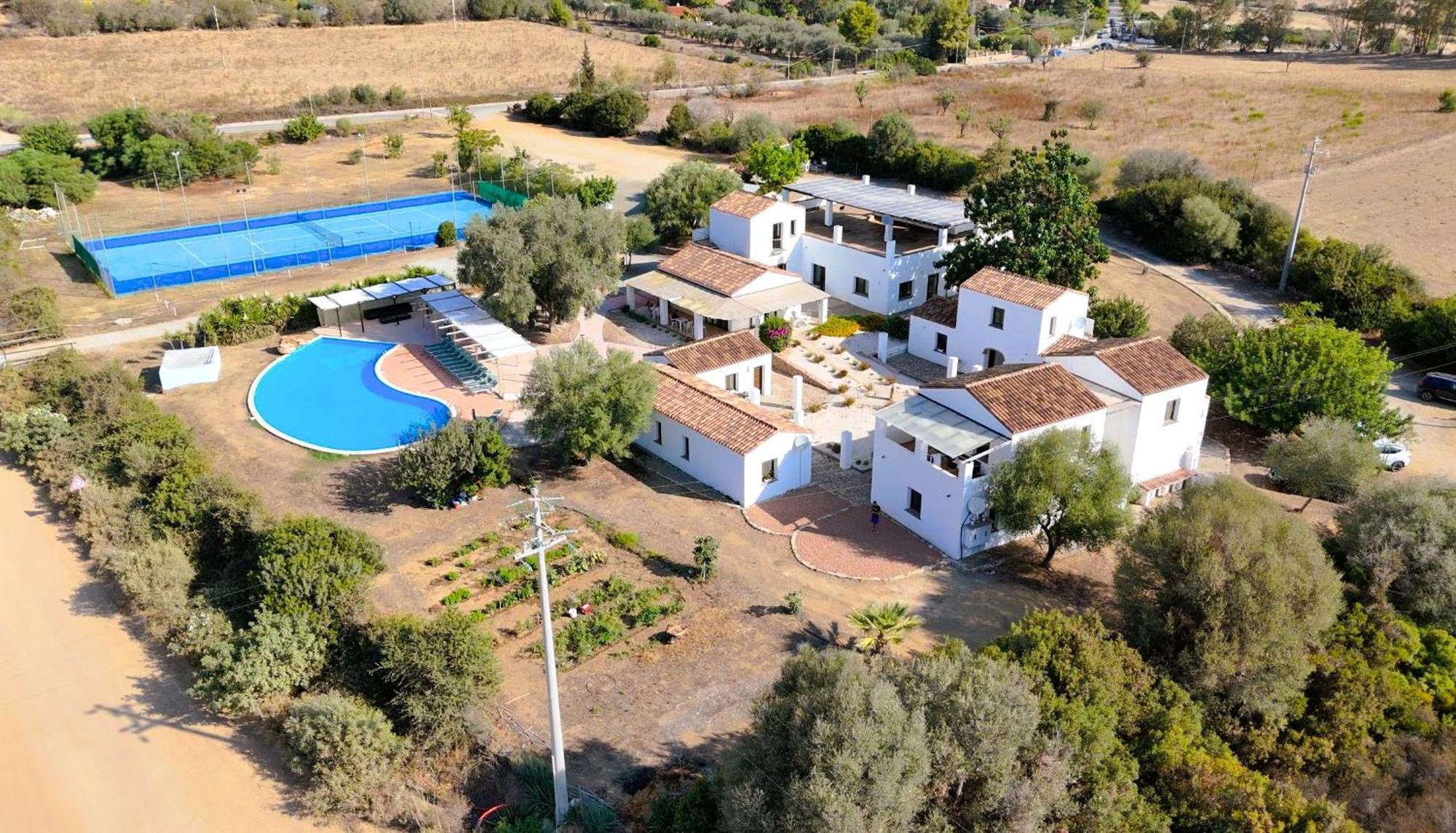 Hotel Cort'E Nastasj Tertenìa Exterior foto